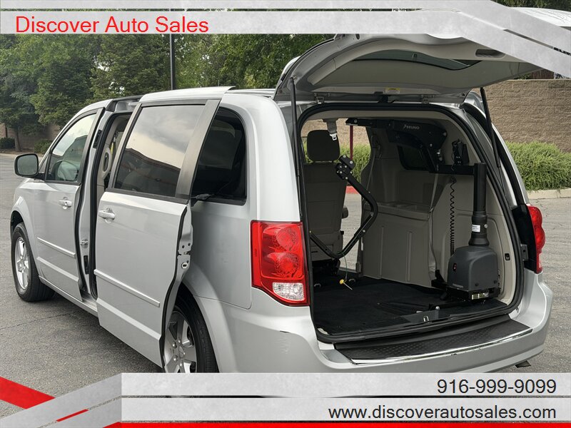 2012 Dodge Grand Caravan SXT's photo
