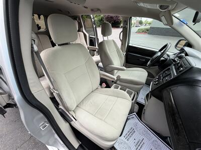 2012 Dodge Grand Caravan SXT  HANDICAP WHEELCHAIR ACCESSIBLE VAN - Photo 18 - Sacramento, CA 95821