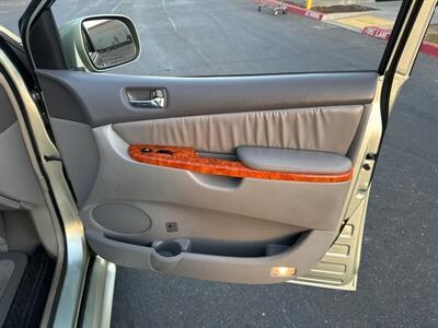 2008 Toyota Sienna XLE  Handicap wheelchair accessible van - Photo 12 - Sacramento, CA 95821