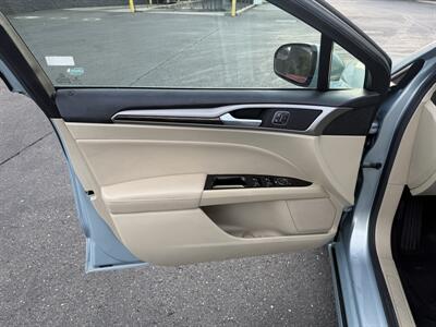 2013 Ford Fusion Hybrid SE   - Photo 9 - Sacramento, CA 95821
