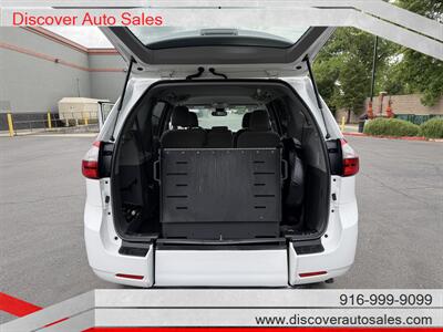 2018 Toyota Sienna LE 8-Passenger  HANDICAP WHEELCHAIR ACCESSIBLE VAN - Photo 12 - Sacramento, CA 95821