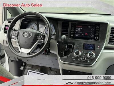 2018 Toyota Sienna LE 8-Passenger  HANDICAP WHEELCHAIR ACCESSIBLE VAN - Photo 15 - Sacramento, CA 95821
