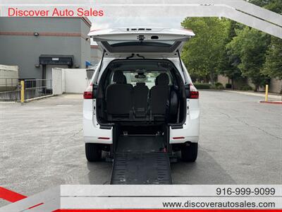 2018 Toyota Sienna LE 8-Passenger  HANDICAP WHEELCHAIR ACCESSIBLE VAN - Photo 3 - Sacramento, CA 95821