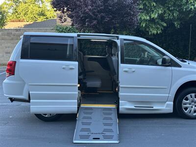 2016 Dodge Grand Caravan SE HANDICAP WHEELCHAIR ACCESSIBLE VAN - Photo 3 - Sacramento, CA 95821