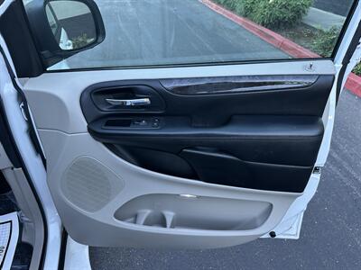 2016 Dodge Grand Caravan SE HANDICAP WHEELCHAIR ACCESSIBLE VAN - Photo 17 - Sacramento, CA 95821