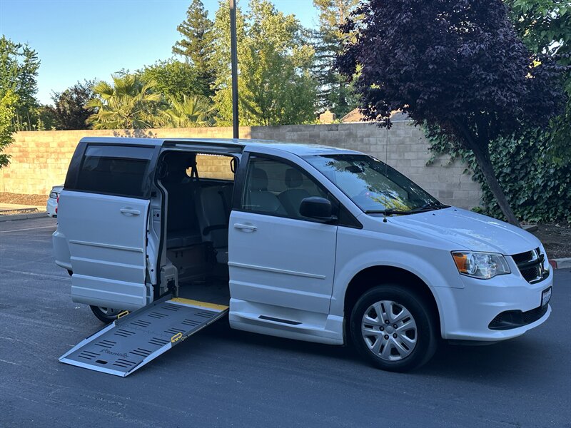 2016 Dodge Grand Caravan SE  HANDICAP WHEELCHAIR ACCESSIBLE VAN