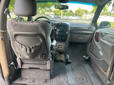 2002 Chrysler Town & Country Limited  HANDICAP WHEELCHAIR ACCESSIBLE VAN - Photo 17 - Sacramento, CA 95821