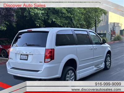 2016 Dodge Grand Caravan SE  HANDICAP WHEELCHAIR ACCESSIBLE VAN - Photo 4 - Sacramento, CA 95821