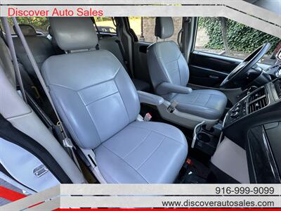 2016 Dodge Grand Caravan SE  HANDICAP WHEELCHAIR ACCESSIBLE VAN - Photo 14 - Sacramento, CA 95821