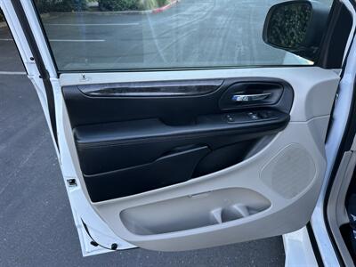2016 Dodge Grand Caravan SE  HANDICAP WHEELCHAIR ACCESSIBLE VAN - Photo 15 - Sacramento, CA 95821