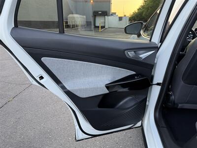 2023 Volkswagen ID.4 Pro   - Photo 9 - Sacramento, CA 95821