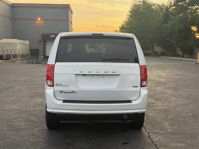 2018 Dodge Grand Caravan SE  HANDICAP WHEELCHAIR ACCESSIBLE VAN - Photo 15 - Sacramento, CA 95821