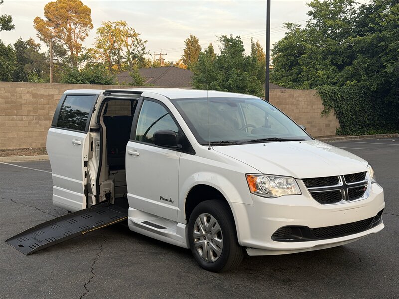 2018 Dodge Grand Caravan SE  HANDICAP WHEELCHAIR ACCESSIBLE VAN