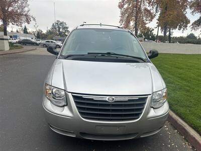 2007 Chrysler Town & Country Touring HANDICAP WHEELCHAIR ACCESSIBLE VAN - Photo 7 - Sacramento, CA 95821