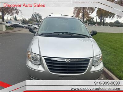2007 Chrysler Town & Country Touring HANDICAP WHEELCHAIR ACCESSIBLE VAN - Photo 7 - Sacramento, CA 95821