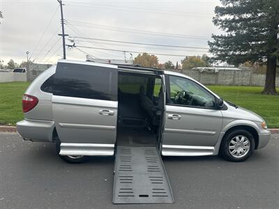 2007 Chrysler Town & Country Touring HANDICAP WHEELCHAIR ACCESSIBLE VAN - Photo 2 - Sacramento, CA 95821
