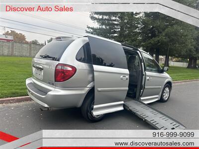 2007 Chrysler Town & Country Touring HANDICAP WHEELCHAIR ACCESSIBLE VAN - Photo 5 - Sacramento, CA 95821