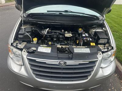 2007 Chrysler Town & Country Touring HANDICAP WHEELCHAIR ACCESSIBLE VAN - Photo 24 - Sacramento, CA 95821