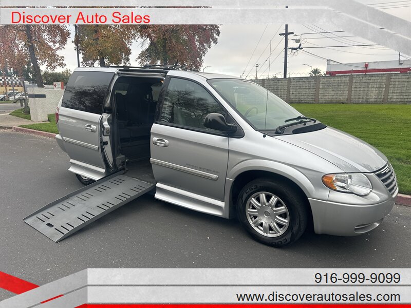 2007 Chrysler Town & Country Touring  HANDICAP WHEELCHAIR ACCESSIBLE VAN
