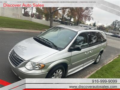 2007 Chrysler Town & Country Touring HANDICAP WHEELCHAIR ACCESSIBLE VAN - Photo 13 - Sacramento, CA 95821