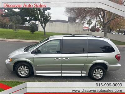 2007 Chrysler Town & Country Touring HANDICAP WHEELCHAIR ACCESSIBLE VAN - Photo 12 - Sacramento, CA 95821