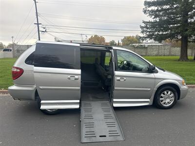 2007 Chrysler Town & Country Touring HANDICAP WHEELCHAIR ACCESSIBLE VAN - Photo 4 - Sacramento, CA 95821