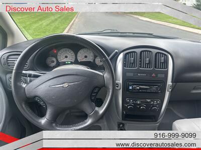 2007 Chrysler Town & Country Touring HANDICAP WHEELCHAIR ACCESSIBLE VAN - Photo 16 - Sacramento, CA 95821