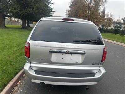 2007 Chrysler Town & Country Touring HANDICAP WHEELCHAIR ACCESSIBLE VAN - Photo 11 - Sacramento, CA 95821