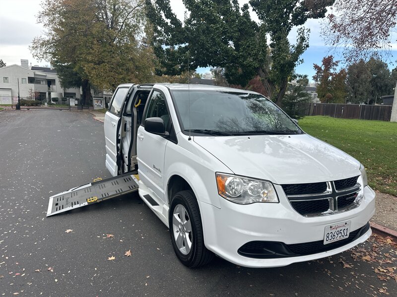 2014 Dodge Grand Caravan SE  HANDICAP WHEELCHAIR ACCESSIBLE VAN