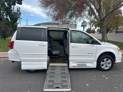 2014 Dodge Grand Caravan SE HANDICAP WHEELCHAIR ACCESSIBLE VAN - Photo 3 - Sacramento, CA 95821