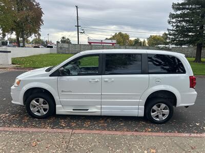 2014 Dodge Grand Caravan SE HANDICAP WHEELCHAIR ACCESSIBLE VAN - Photo 14 - Sacramento, CA 95821