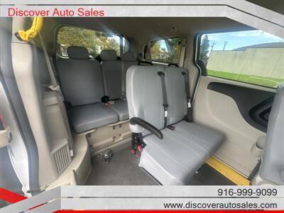 2014 Dodge Grand Caravan SE HANDICAP WHEELCHAIR ACCESSIBLE VAN - Photo 4 - Sacramento, CA 95821