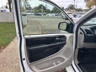 2014 Dodge Grand Caravan SE HANDICAP WHEELCHAIR ACCESSIBLE VAN - Photo 17 - Sacramento, CA 95821