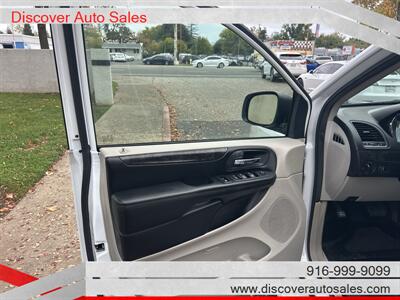 2014 Dodge Grand Caravan SE HANDICAP WHEELCHAIR ACCESSIBLE VAN - Photo 17 - Sacramento, CA 95821