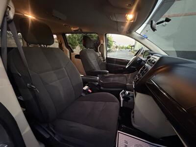 2017 Dodge Grand Caravan SE HANDICAP WHEELCHAIR ACCESSIBLE VAN - Photo 16 - Sacramento, CA 95821