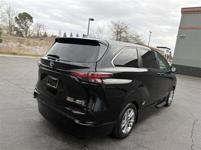 2021 Toyota Sienna XSE 7-Passenger  HANDICAP WHEELCHAIR ACCESSIBLE VAN - Photo 13 - Sacramento, CA 95821