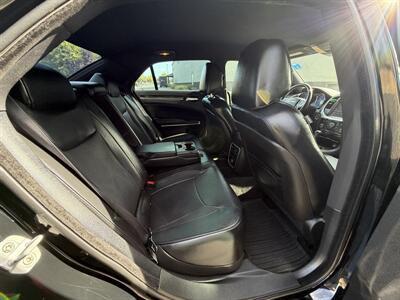 2013 Chrysler 300C   - Photo 15 - Sacramento, CA 95821