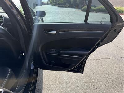 2013 Chrysler 300C   - Photo 14 - Sacramento, CA 95821