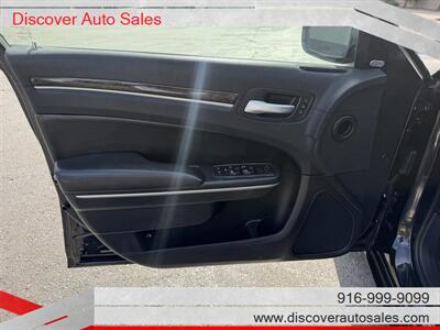 2013 Chrysler 300C   - Photo 10 - Sacramento, CA 95821