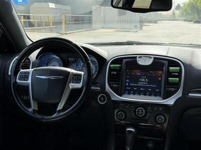 2013 Chrysler 300C   - Photo 18 - Sacramento, CA 95821