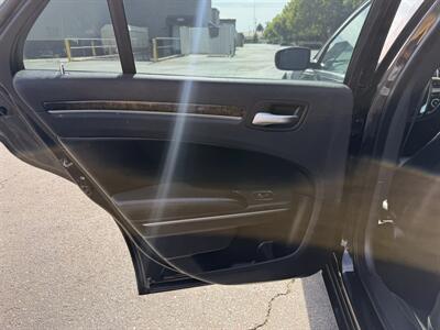 2013 Chrysler 300C   - Photo 12 - Sacramento, CA 95821