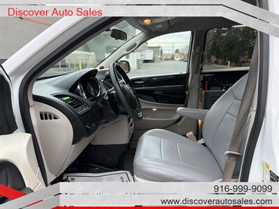 2017 Dodge Grand Caravan SE  HANDICAP WHEELCHAIR ACCESSIBLE VAN - Photo 18 - Sacramento, CA 95821