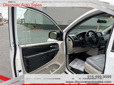 2017 Dodge Grand Caravan SE  HANDICAP WHEELCHAIR ACCESSIBLE VAN - Photo 17 - Sacramento, CA 95821