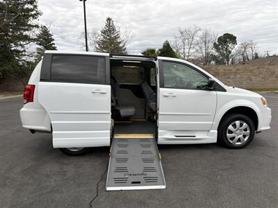 2017 Dodge Grand Caravan SE  HANDICAP WHEELCHAIR ACCESSIBLE VAN - Photo 7 - Sacramento, CA 95821