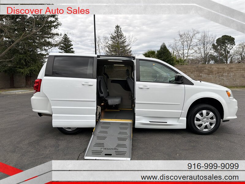 2017 Dodge Grand Caravan SE  HANDICAP WHEELCHAIR ACCESSIBLE VAN - Photo 1 - Sacramento, CA 95821