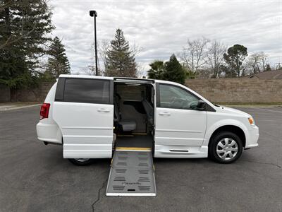 2017 Dodge Grand Caravan SE  HANDICAP WHEELCHAIR ACCESSIBLE VAN - Photo 3 - Sacramento, CA 95821