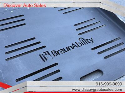 2014 Dodge Grand Caravan SXT HANDICAP WHEELCHAIR ACCESSIBLE VAN - Photo 5 - Sacramento, CA 95821