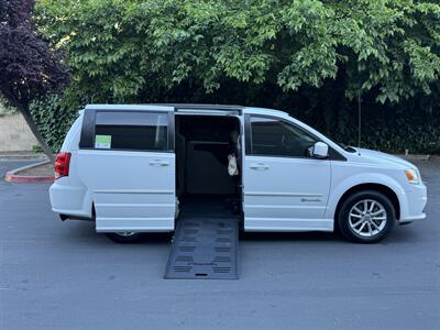 2014 Dodge Grand Caravan SXT HANDICAP WHEELCHAIR ACCESSIBLE VAN - Photo 4 - Sacramento, CA 95821