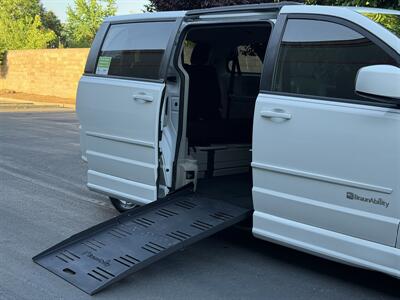 2014 Dodge Grand Caravan SXT HANDICAP WHEELCHAIR ACCESSIBLE VAN - Photo 7 - Sacramento, CA 95821