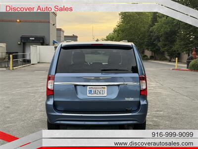 2011 Chrysler Town & Country Touring-L HANDICAP WHEELCHAIR ACCESSIBLE VAN - Photo 6 - Sacramento, CA 95821